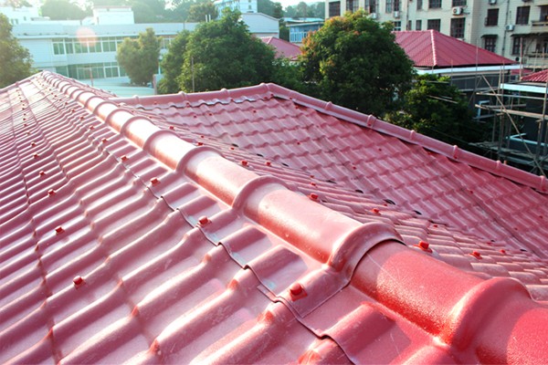 合成樹脂瓦誤區(qū):越重越好？越厚越好？永久不褪色？