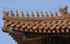 什么樣的動(dòng)物蹲在古建筑的屋頂上？是樹(shù)脂做的？