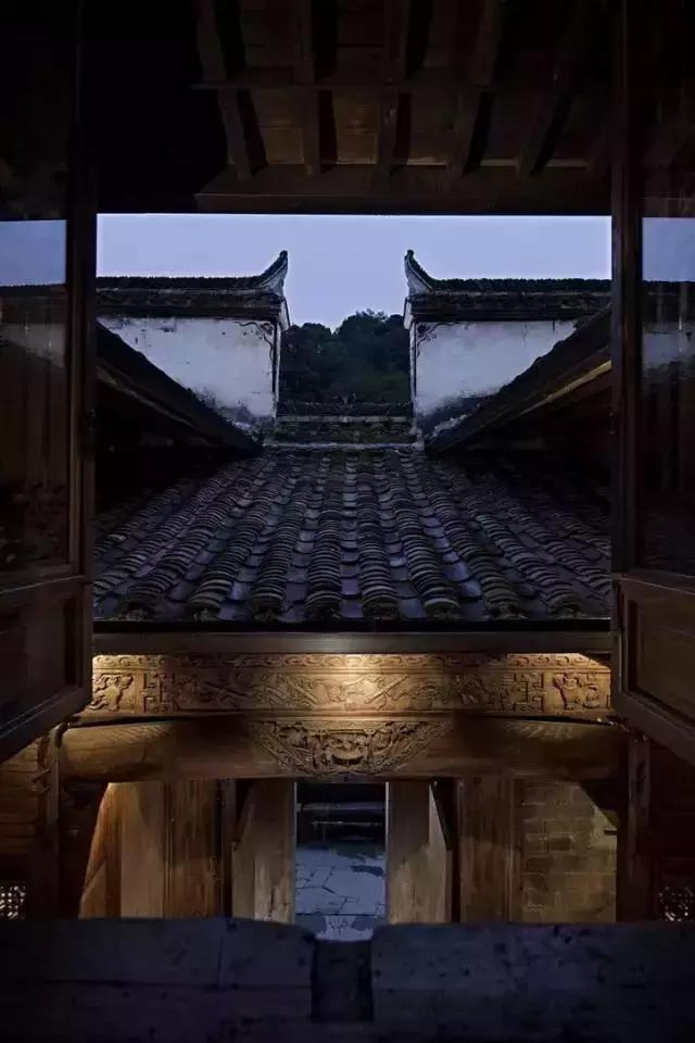 青瓦灰墻，高瓴飛檐，處處消磨時光