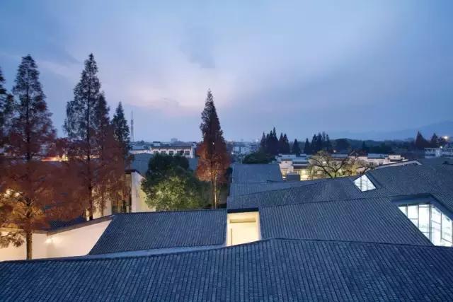 青瓦灰墻，高瓴飛檐，處處消磨時光