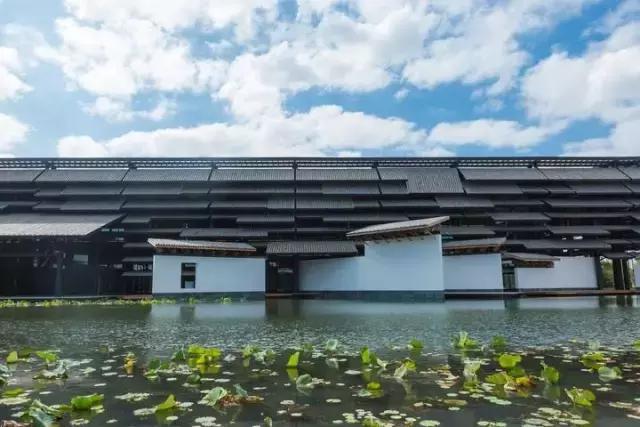 青瓦灰墻，高瓴飛檐，處處消磨時光