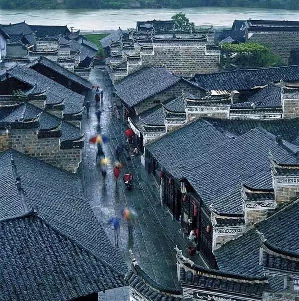 青瓦灰墻，高瓴飛檐，處處消磨時光