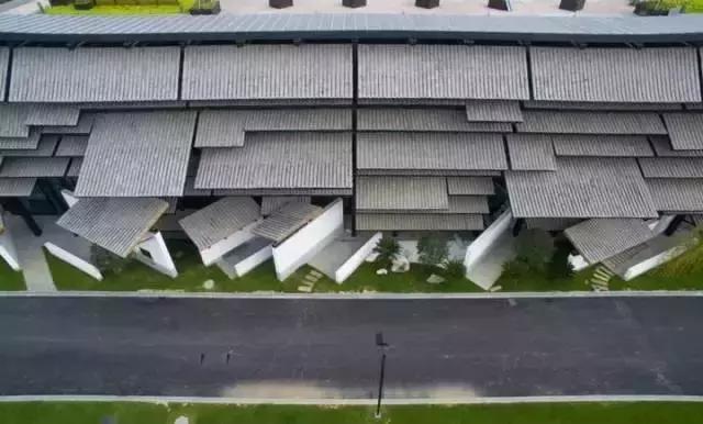 青瓦灰墻，高瓴飛檐，處處消磨時光