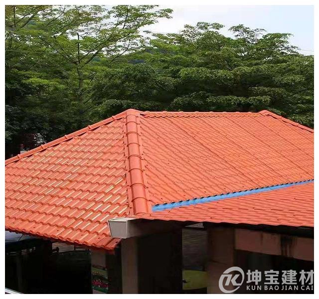 裝修屋頂選彩鋼瓦好還是合成樹脂瓦好？選對了直接節(jié)省幾千元