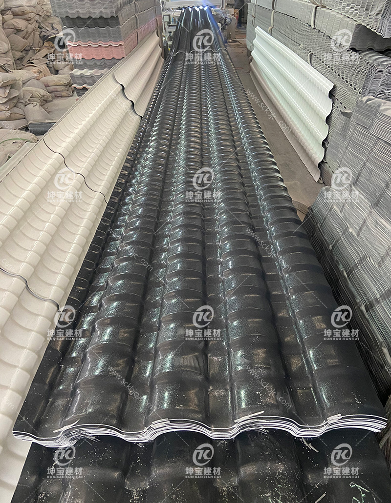 樹(shù)脂瓦小青瓦生產(chǎn)現(xiàn)場(chǎng)